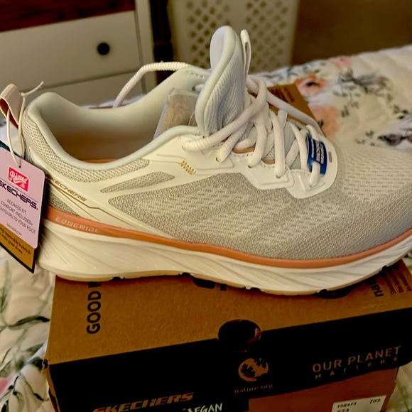 Skechers Size 8 Women’s Machine Washable - Picture 1 of 3